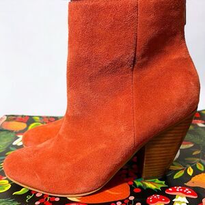 Very Corso Como 10th Anniversary Burnt Orange Suede Ankle Boots Booties Size 7